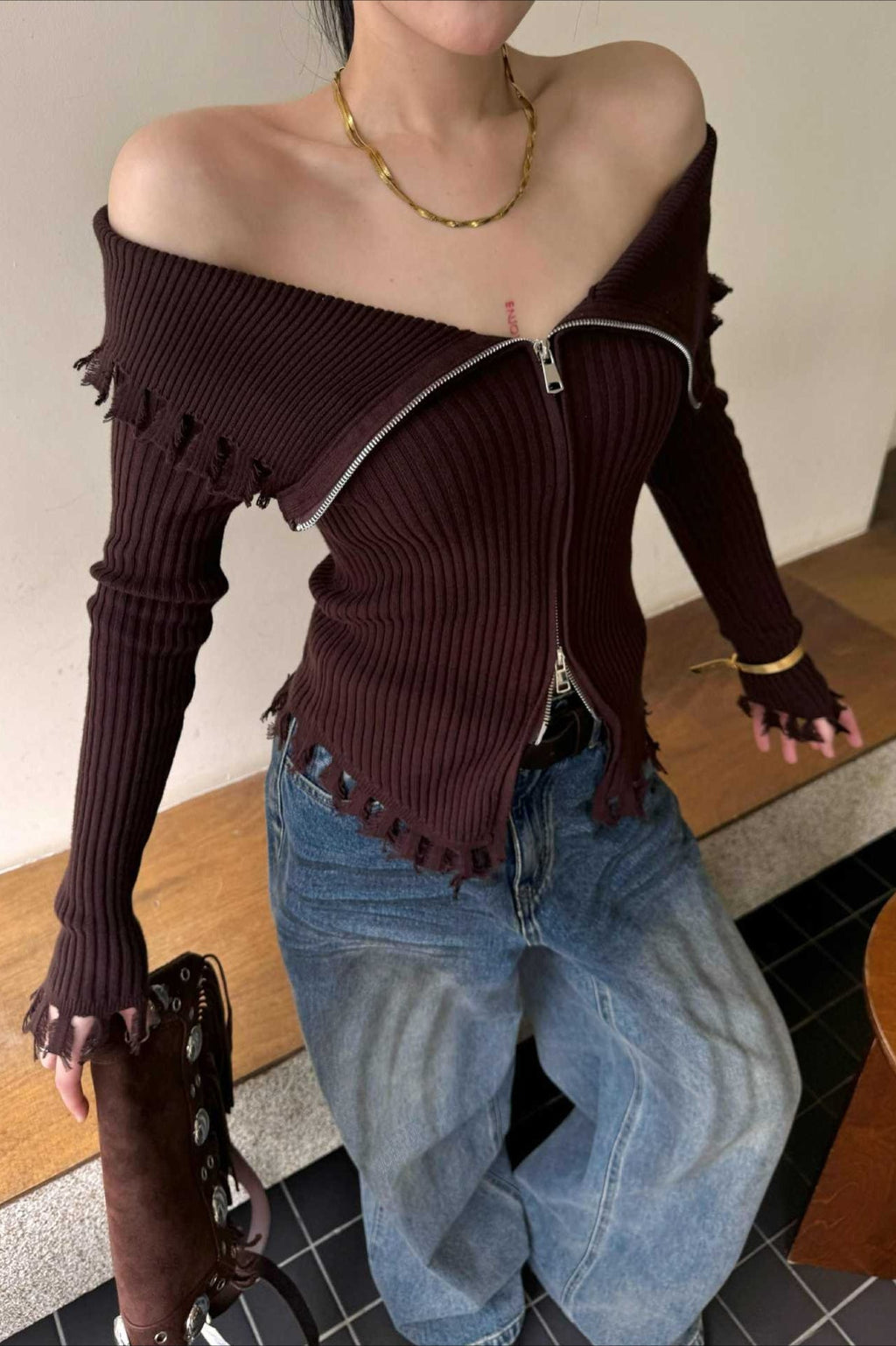 Distressed Knit Roll Collar Fitted Blouse